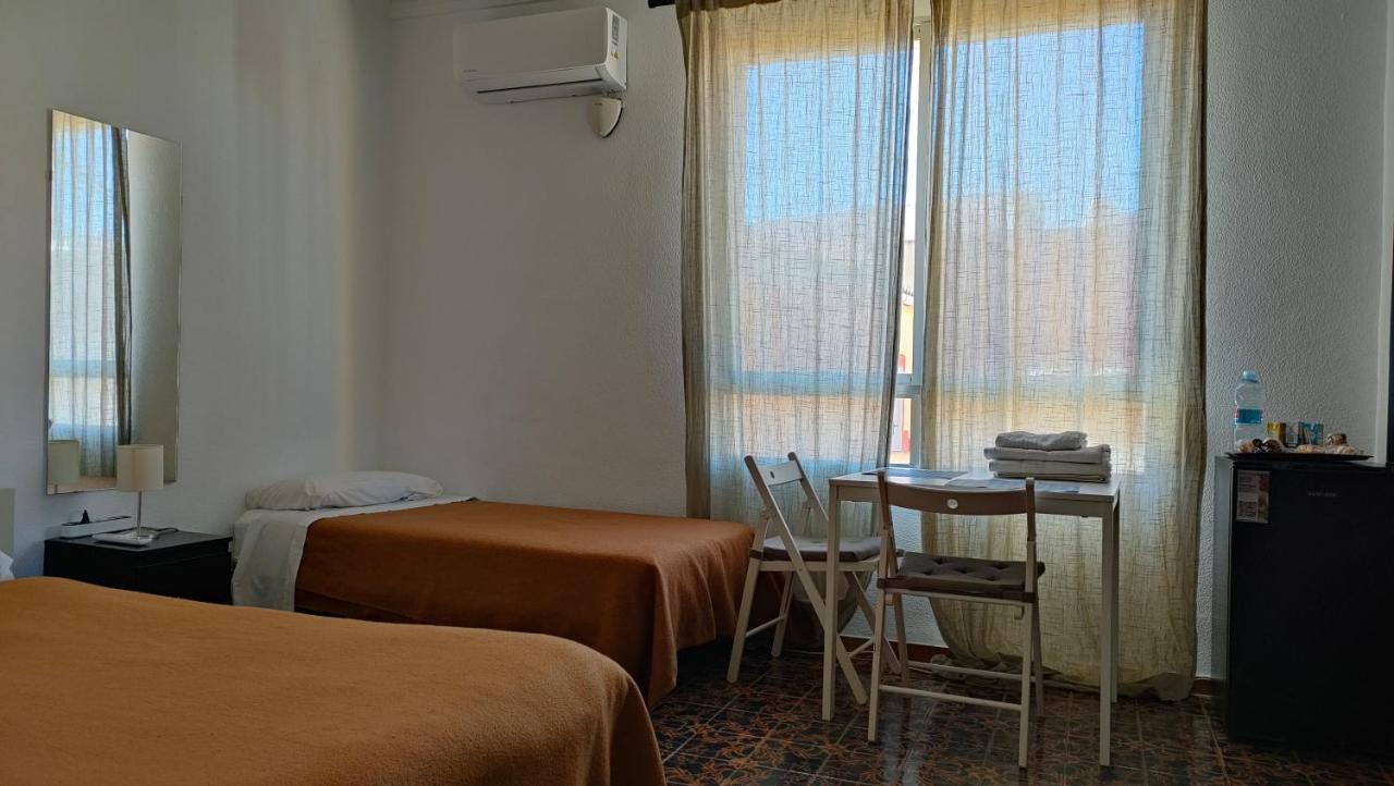 Pension Benavente Ap-7 3Min Coche Playa 5 Min Self Check-In 24H Moncofar Exterior photo